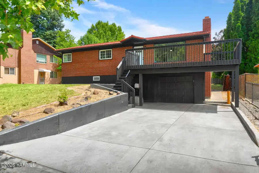 909 S 23rd Ave, Yakima, WA 98902 - #3