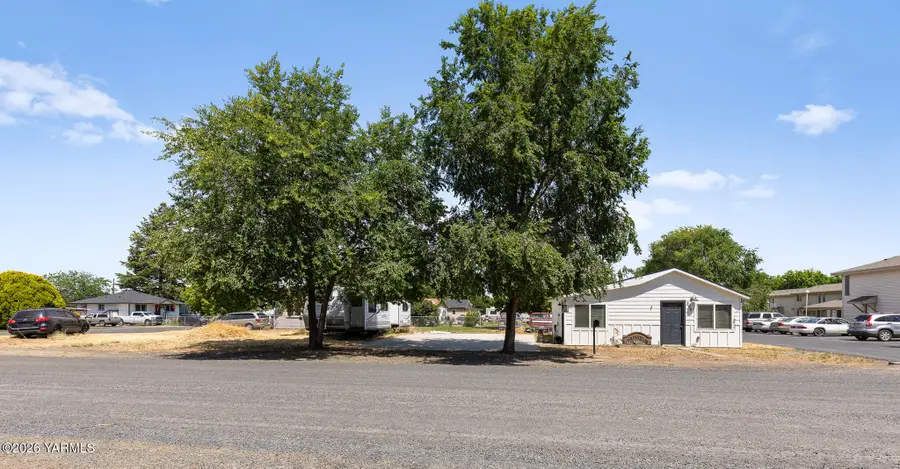 306 E 5th, Warden, WA 98857 - #2