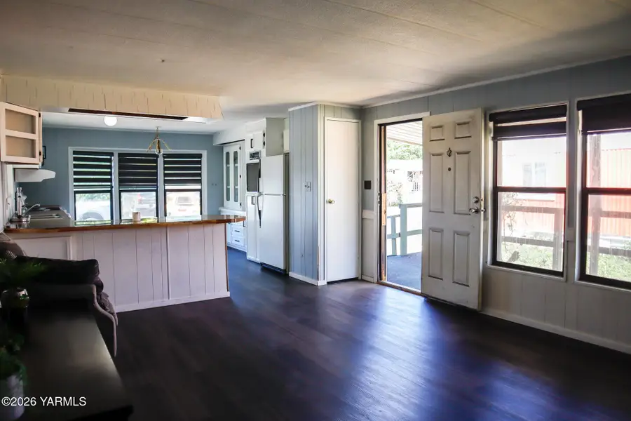 105 W Washington Ave #3, Yakima, WA 98903 - #3