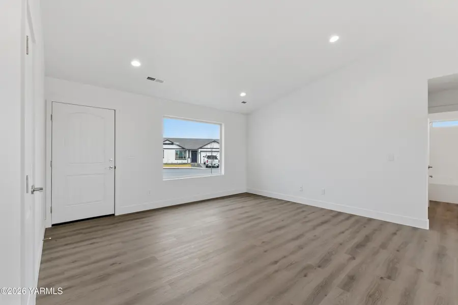 501 Glenwood Ave #(Phase 12 Lot 319) Spec, Grandview, WA 98930 - #3
