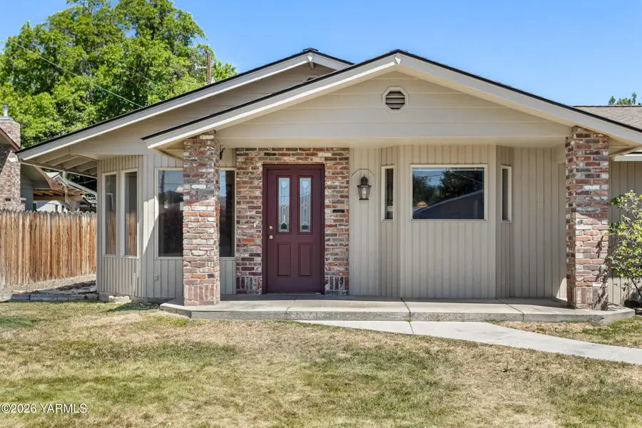 3203 Carol Ave, Yakima, WA 98902 - #2