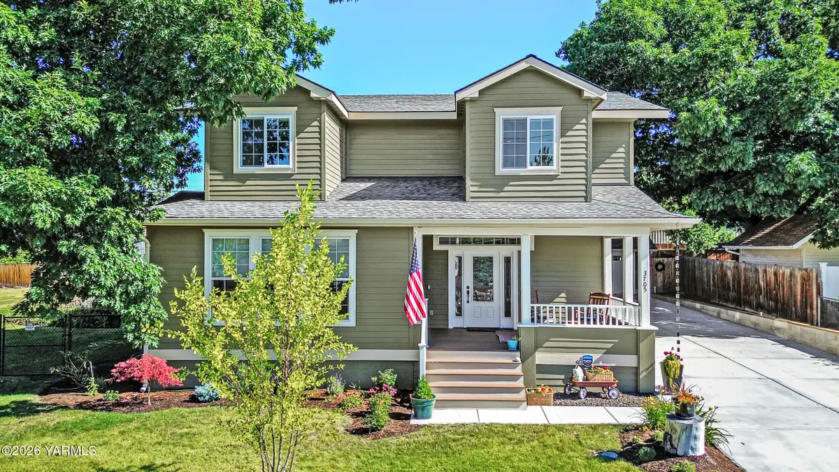 3705 W Chestnut Ave, Yakima, WA 98902 - #1