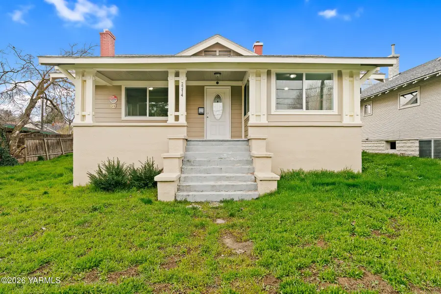 2214 Summitview Ave, Yakima, WA 98902 - #2