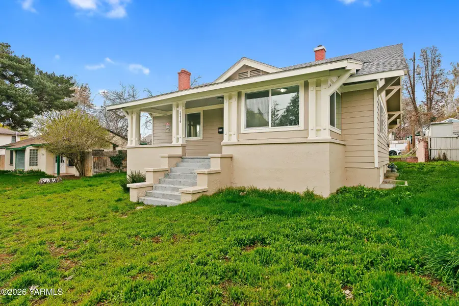 2214 Summitview Ave, Yakima, WA 98902 - #3