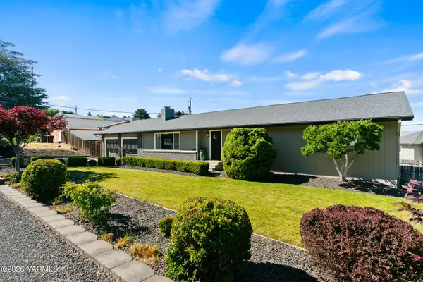 8104 Viewcrest Way, Yakima, WA 98908
