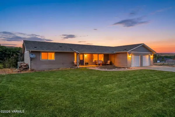 241 Knoll Rd, Yakima, WA 98908