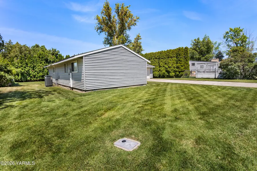 3214 W 12th Ave, Kennewick, WA 99338 - #2