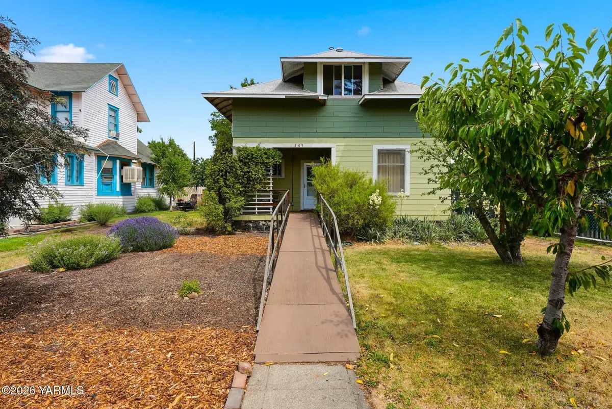 109 N 7th St, Yakima, WA 98901 - #1