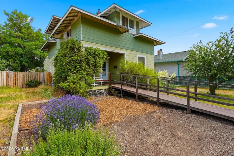 109 N 7th St, Yakima, WA 98901 - #3
