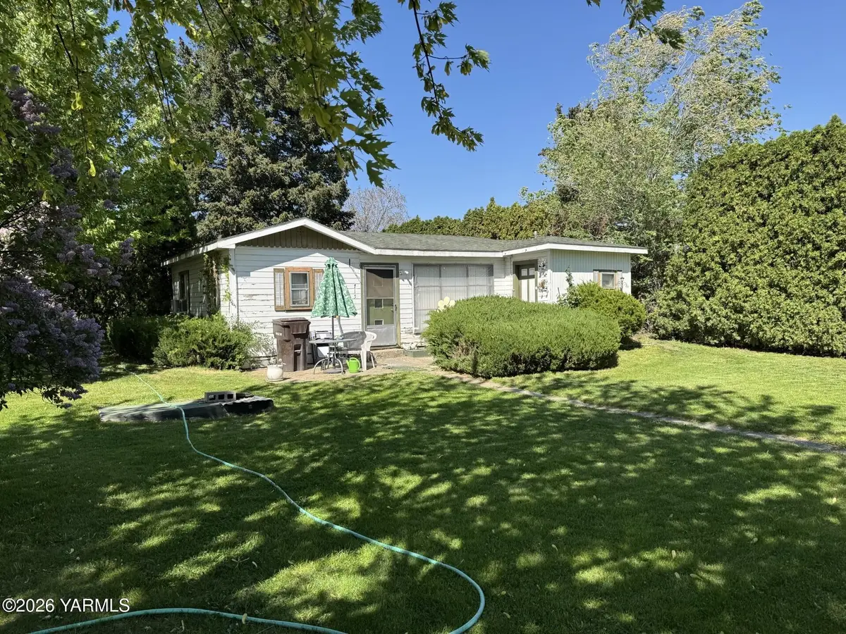 2212 Willow St, Yakima, WA 98902 - #1