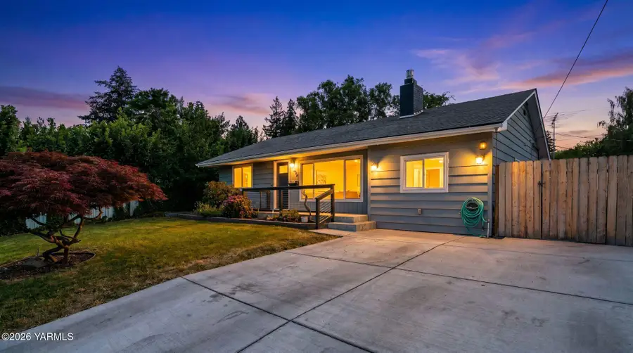 3212 Sharon Way, Yakima, WA 98902 - #2