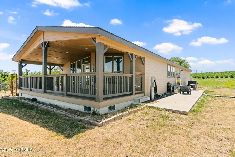 1351 Nass Rd, Granger, WA 98932 - #2