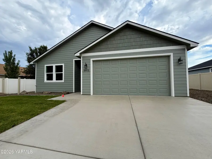 5912 Crestfields Rd, Yakima, WA 98903 - #2