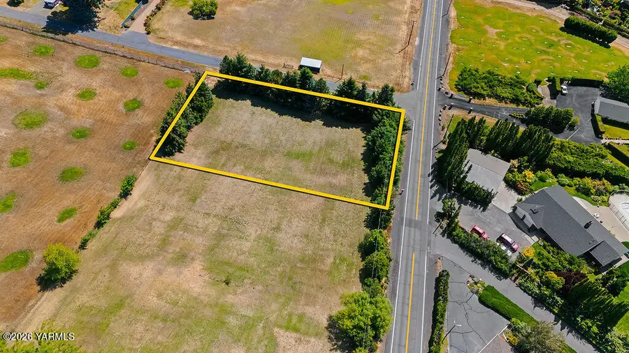 NKA Englewood Ave, Yakima, WA 98908 - #3