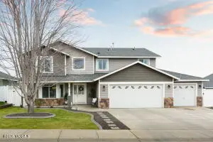 204 Clemans Ave, Moxee, WA 98936 - #2