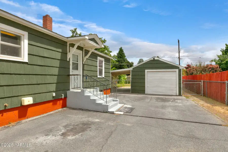 1313 S 7th Ave, Yakima, WA 98902 - #3
