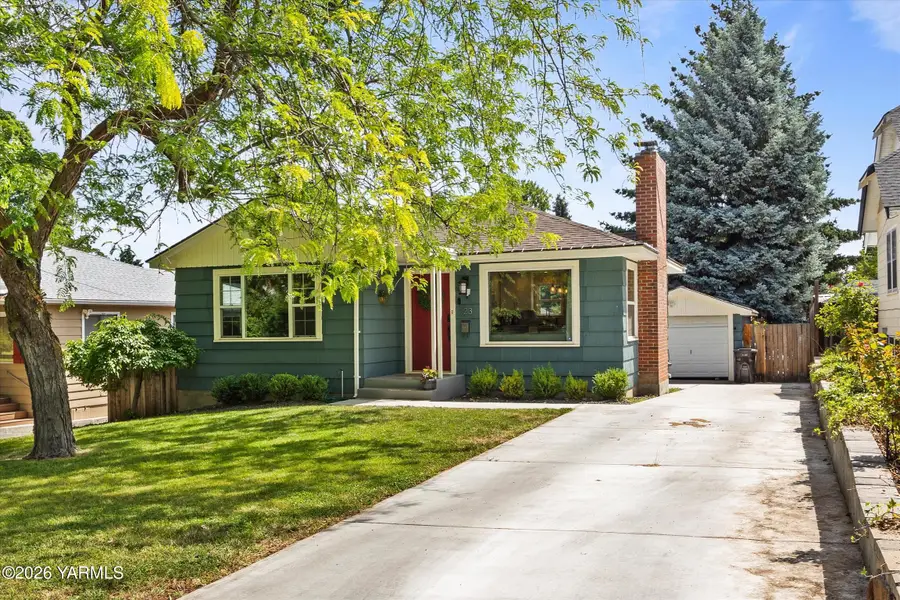 223 N 25th Ave, Yakima, WA 98902 - #3