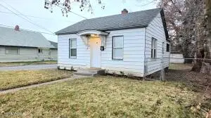 1302 W Prasch Ave, Yakima, WA 98902 - Image #1