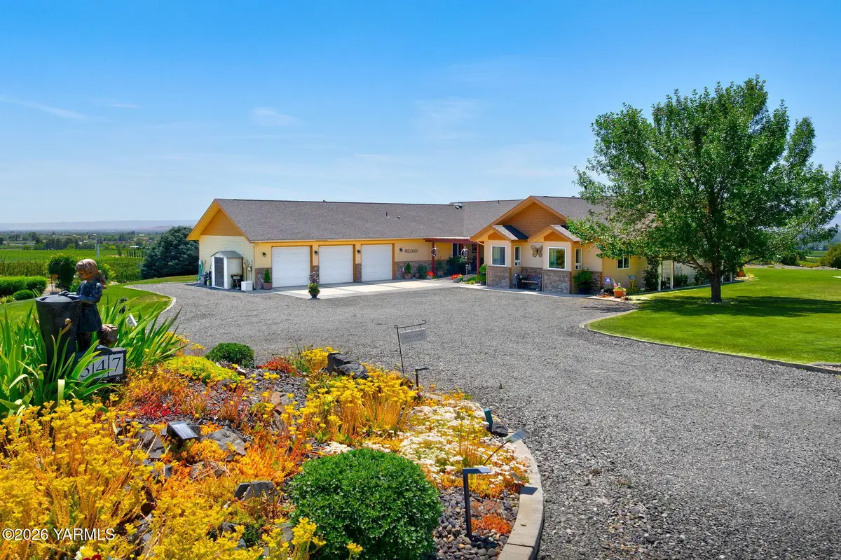 347 Ballard Rd, Zillah, WA 98953 - #1