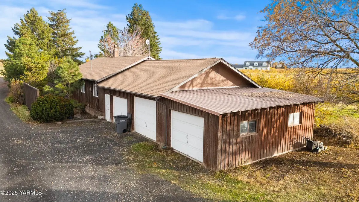 750 Potter Rd, Tieton, WA 98947 - #1