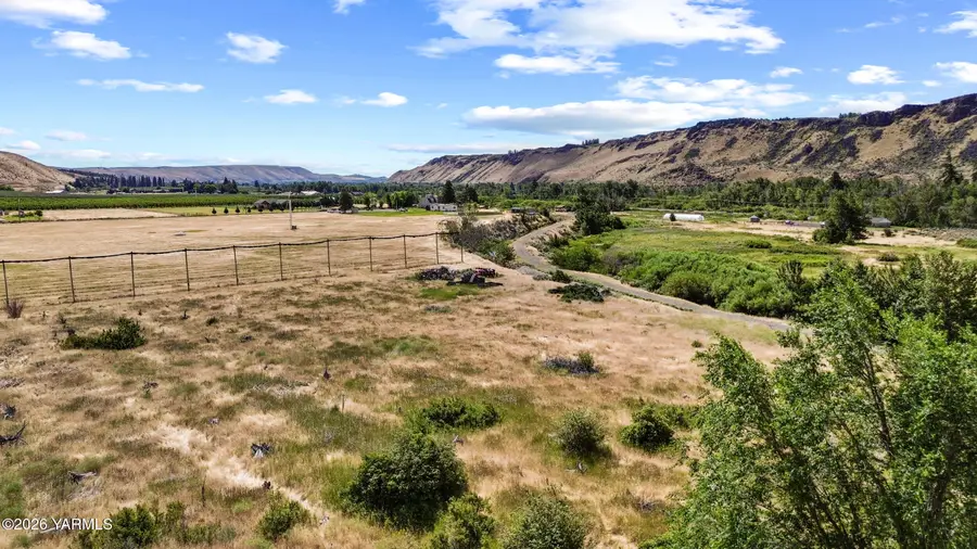 13640 Old Naches Hwy, Naches, WA 98937 - #2