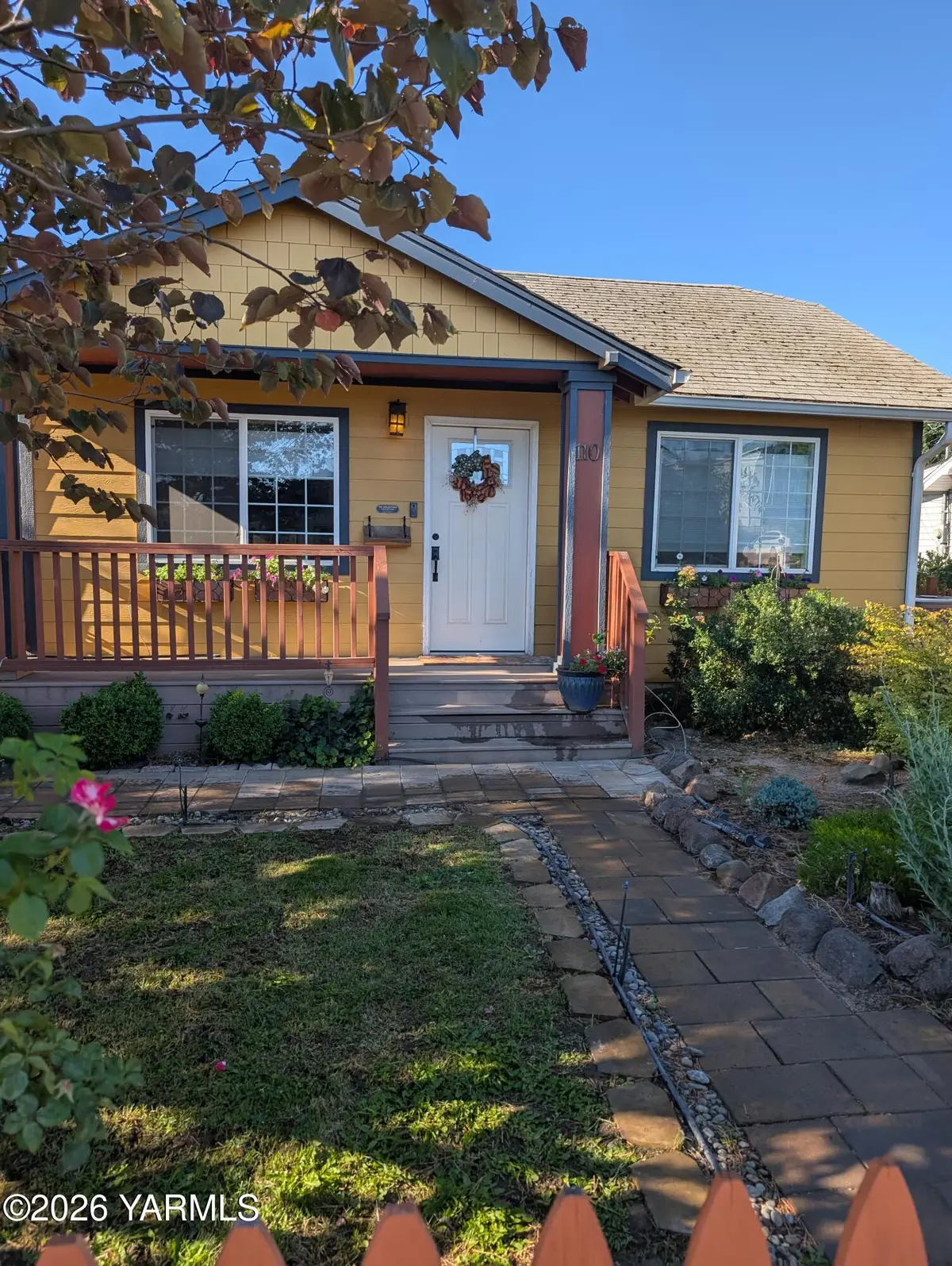 110 E Bartlett Ave, Selah, WA 98942 - #1