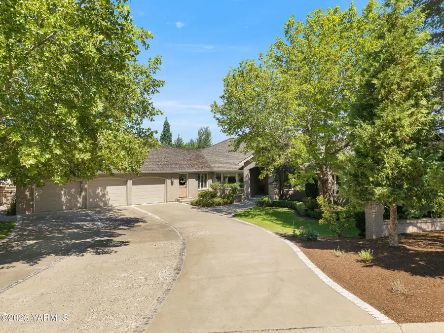 803 Cobblestone Pl, Yakima, WA 98908 - #2