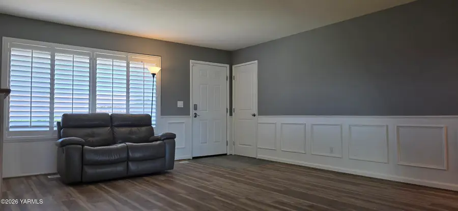 801 Ridgeview Ave, Selah, WA 98942 - #3