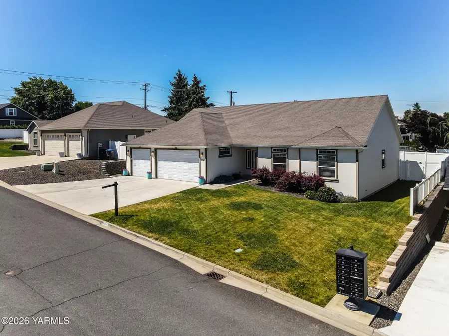 2010 S 76th Ave, Yakima, WA 98903 - #2