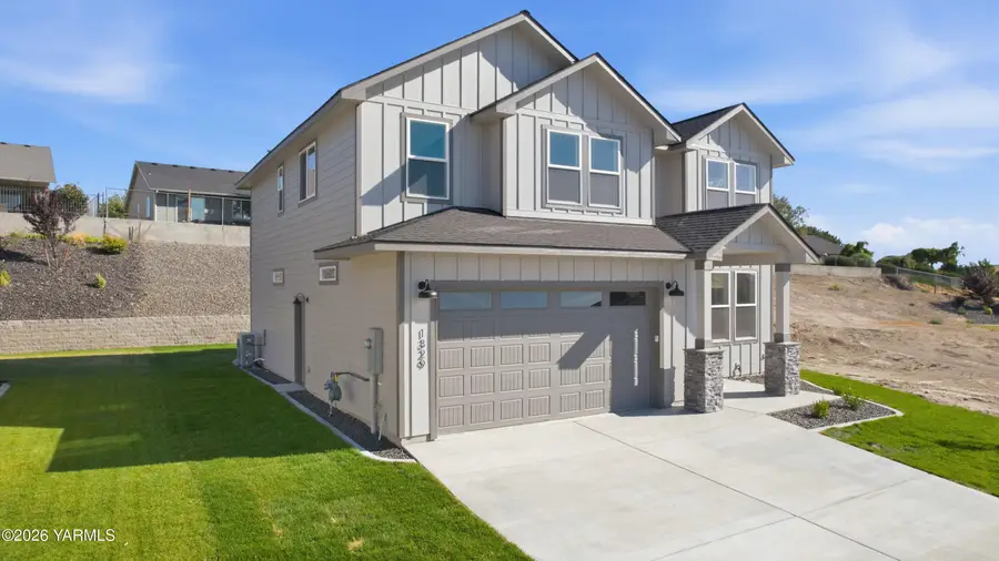 1329 W Ivy Ct, Sunnyside, WA 98944 - #3