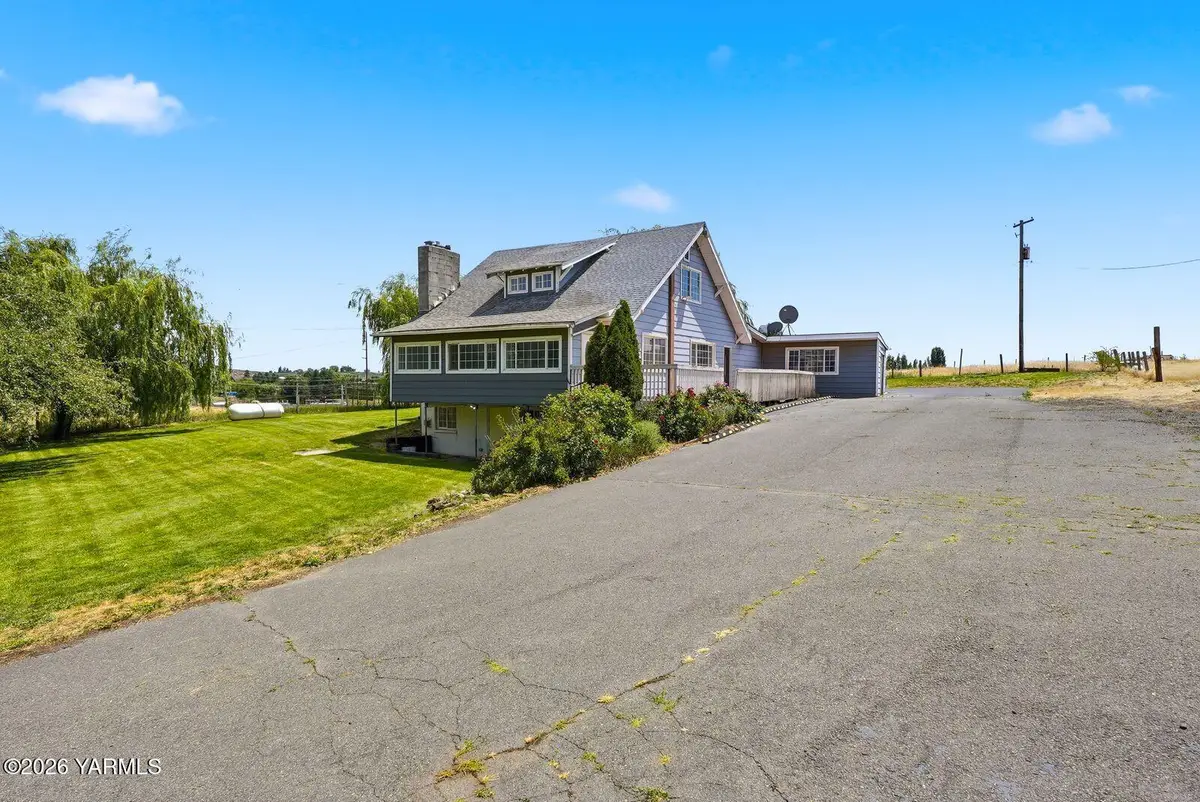 18790 Summitview Rd, Yakima, WA 98908 - #1