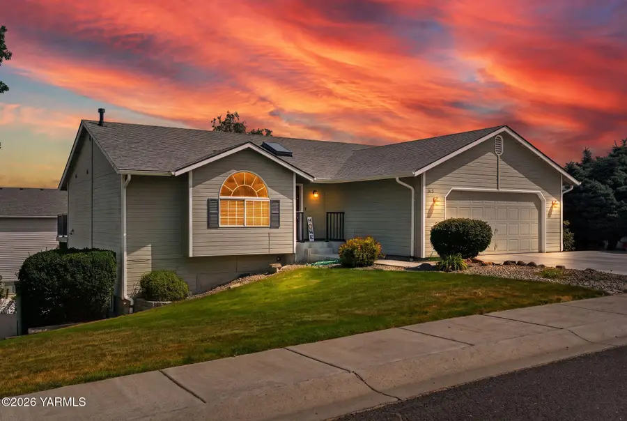 815 S 4th Street Lp, Selah, WA 98942 - #2