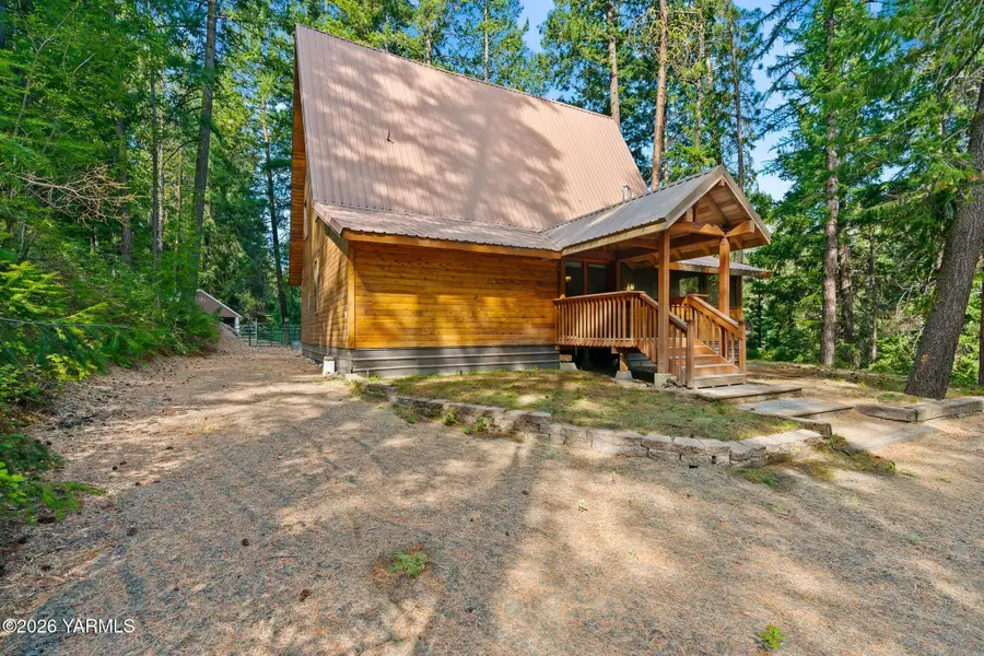 8040 N Fork Rd, Yakima, WA 98903 - #3