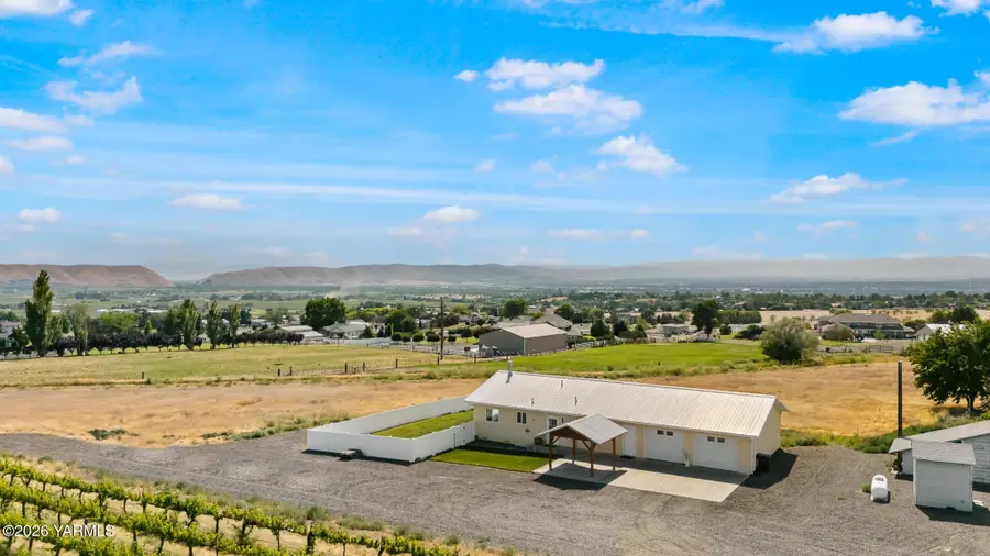 7632 Roza Hill Dr, Yakima, WA 98901 - #2