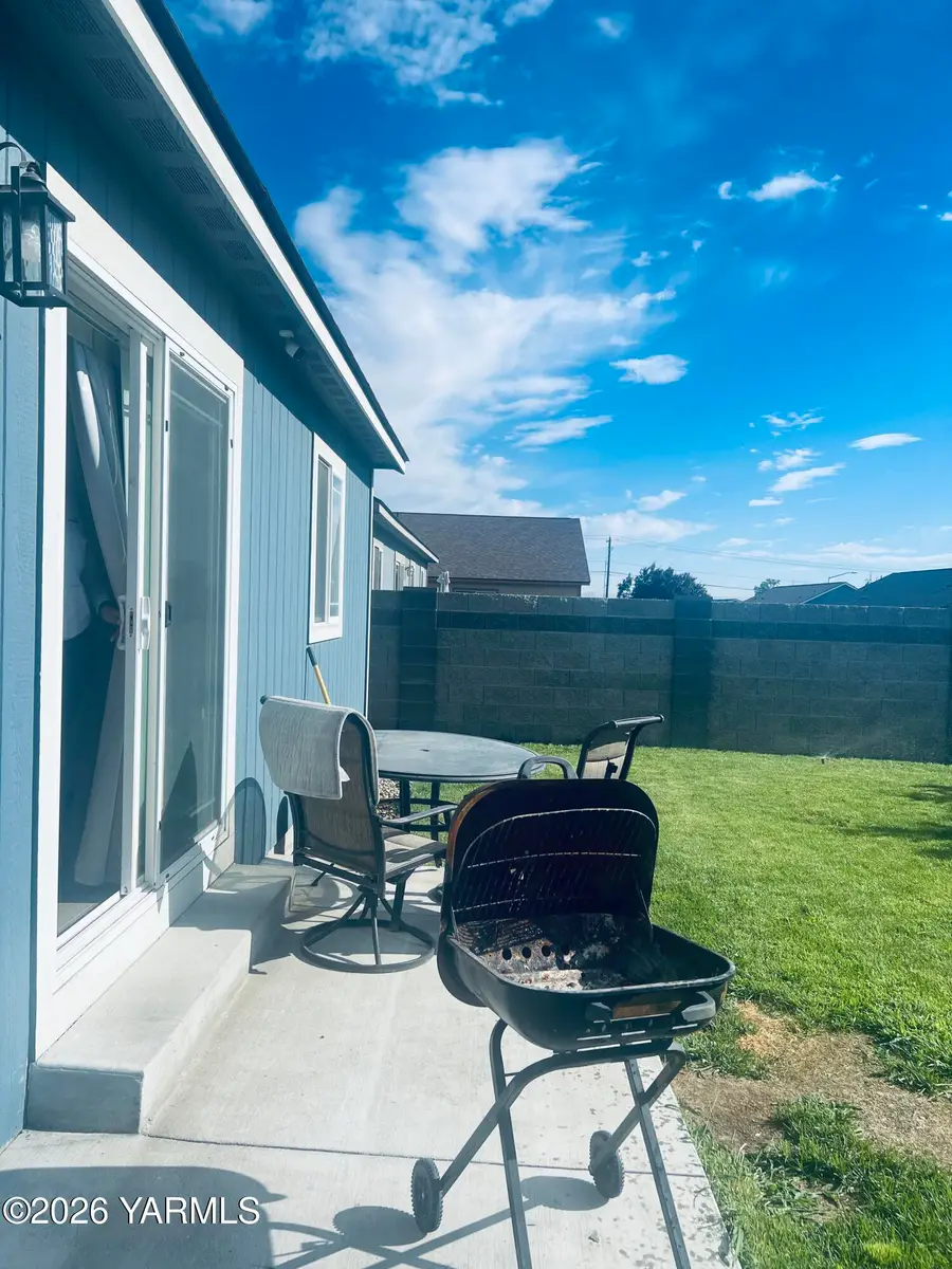 1621 Ayrshire St, Sunnyside, WA 98944 - #2