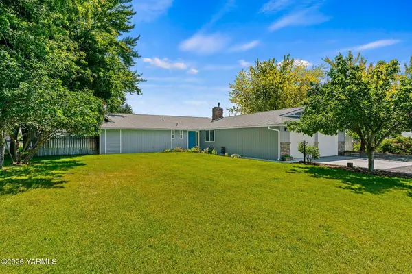61 N Johnson Rd, Selah, WA 98942