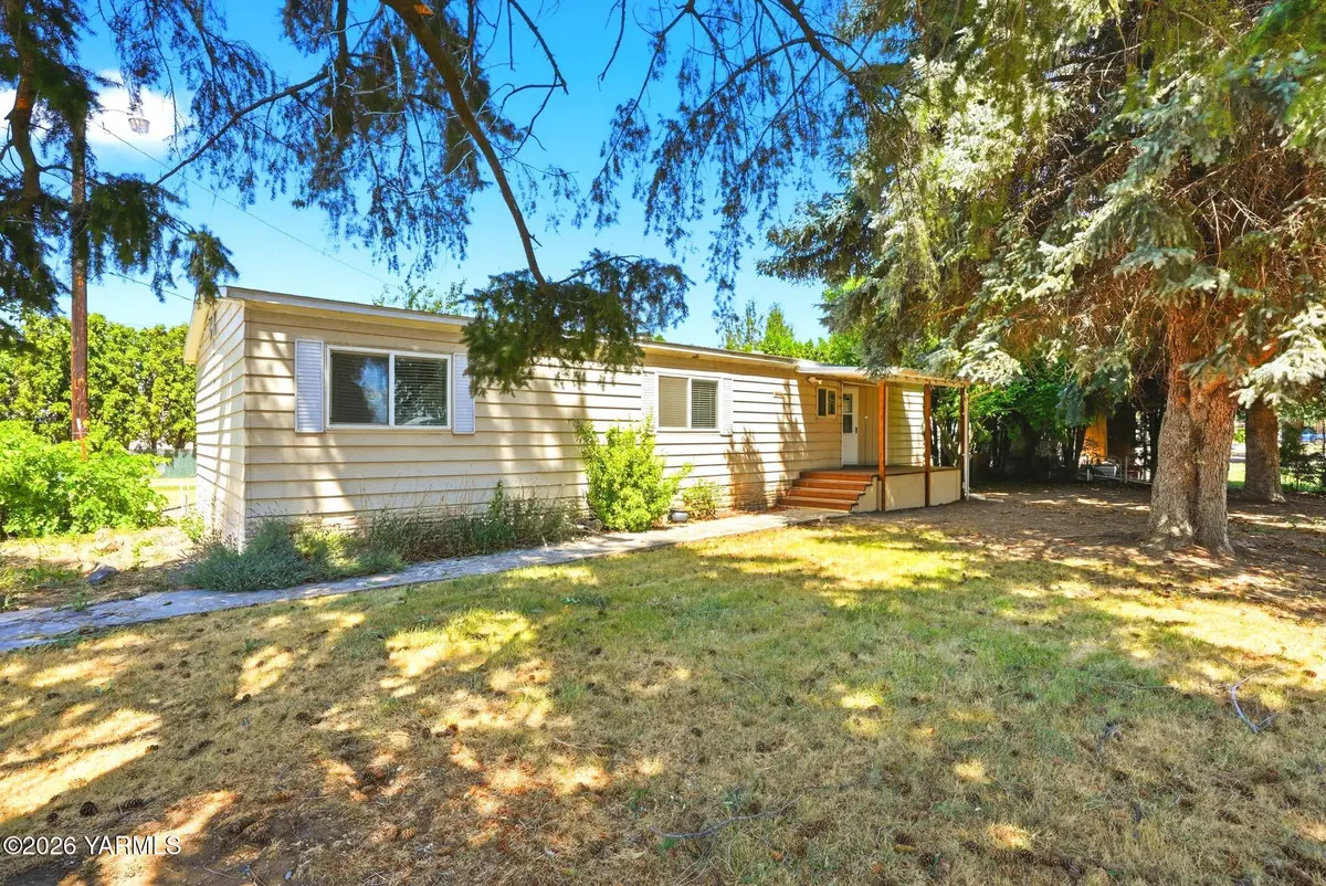 111 Hadley Dr, Yakima, WA 98908 - #1