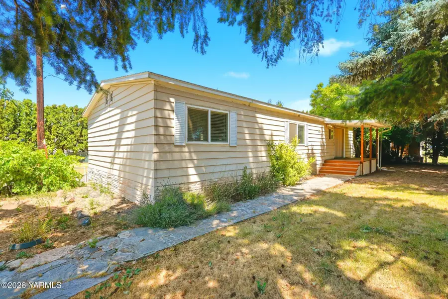 111 Hadley Dr, Yakima, WA 98908 - #2