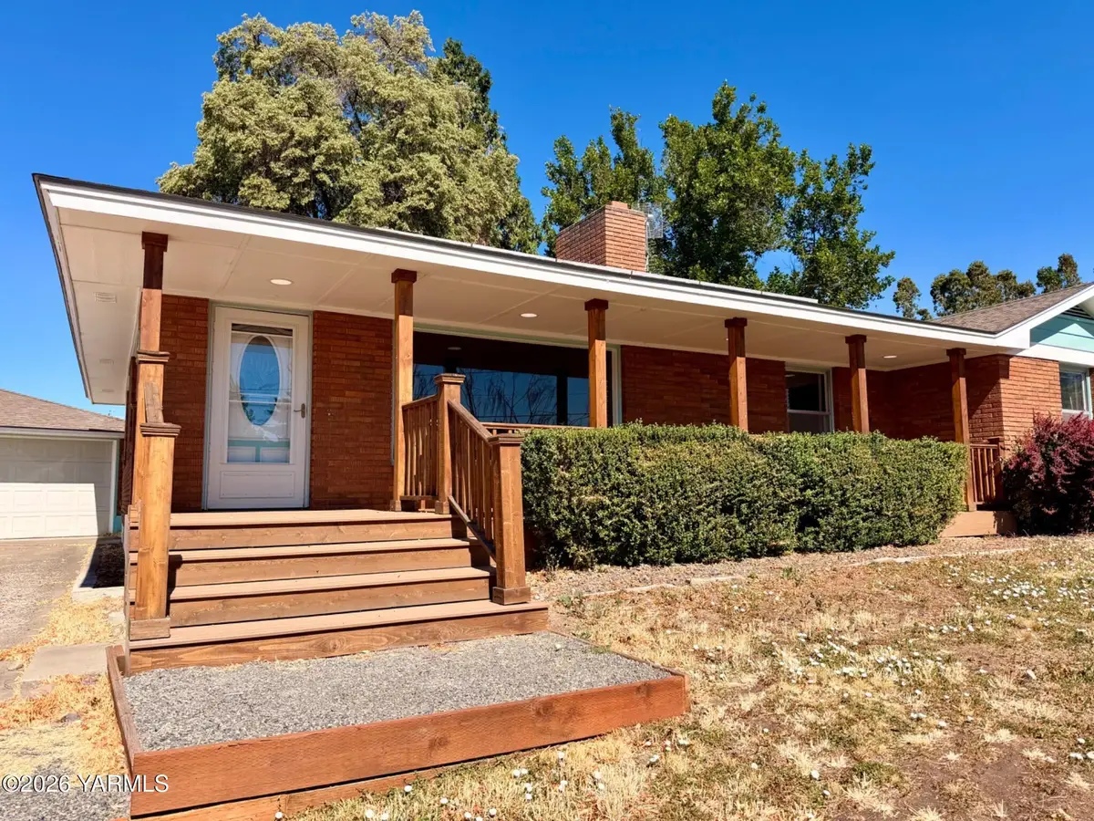6601 W Lincoln Ave, Yakima, WA 98908 - #1