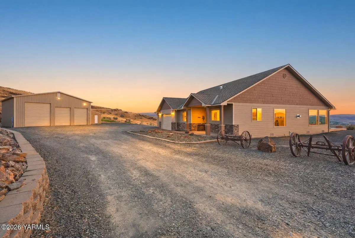 1110 Selah Creek Dr, Yakima, WA 98901 - #1