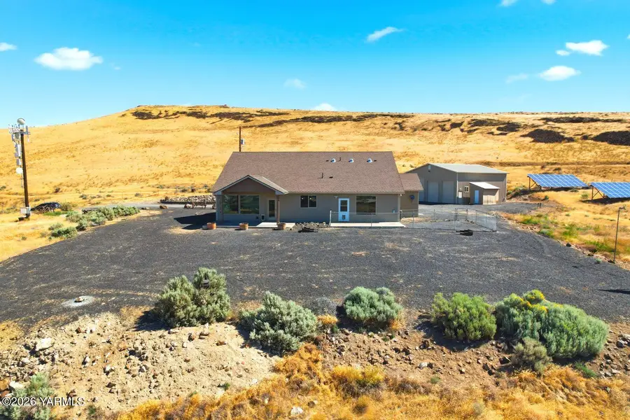 1110 Selah Creek Dr, Yakima, WA 98901 - #2