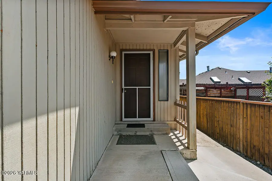 605 S 69th Ave #A & B, Yakima, WA 98908 - #2