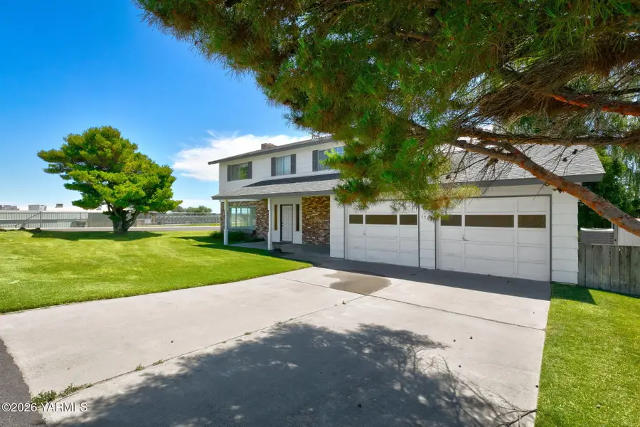 1508 Birch St, Zillah, WA 98953 - #2