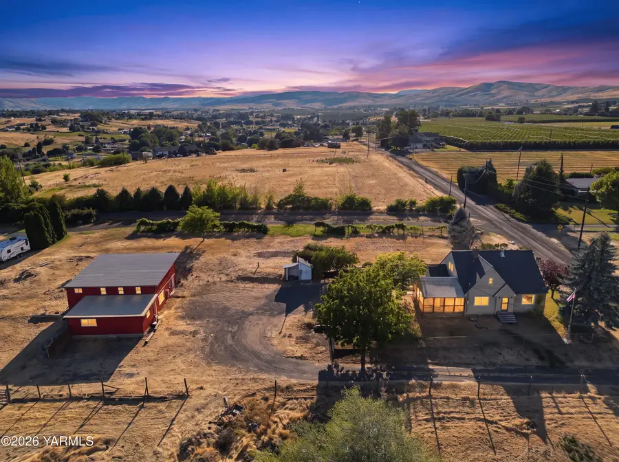 724 Ghormley Rd, Yakima, WA 98908 - #3