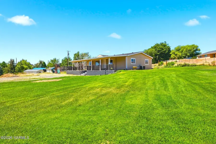 251 Buchanan Rd, Selah, WA 98942 - #3