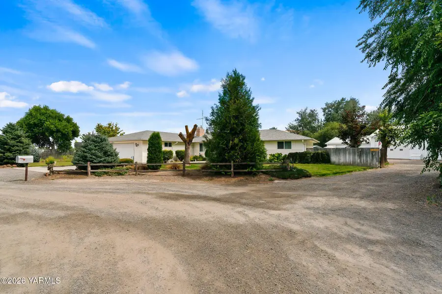 7504 Skyview Ct, Yakima, WA 98903 - #2