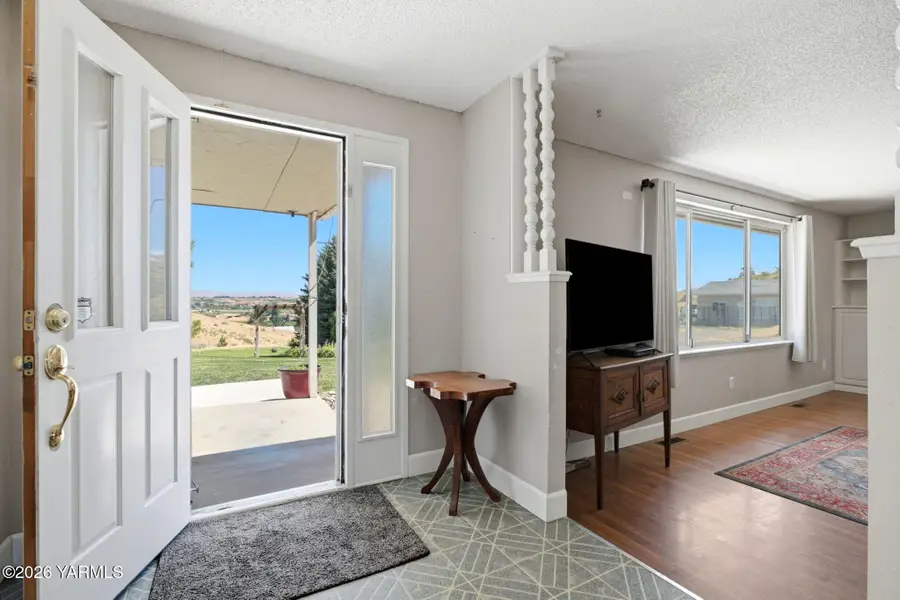 1550 Pioneer Way, Yakima, WA 98908 - #3