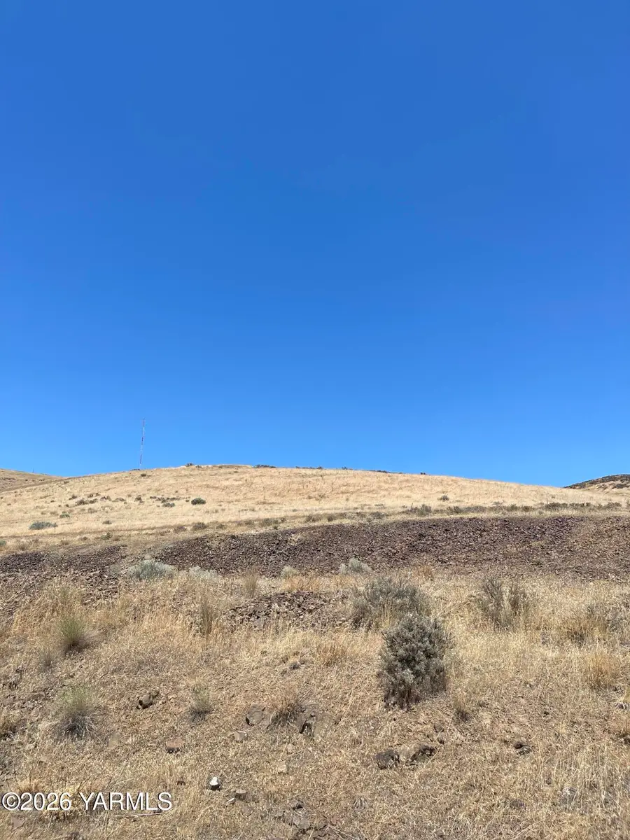 NKA Suffolk Rd, Yakima, WA 98901 - #3