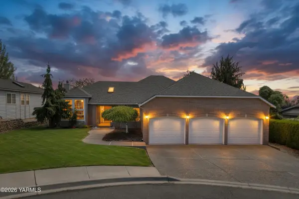 213 S 78th Ave, Yakima, WA 98908