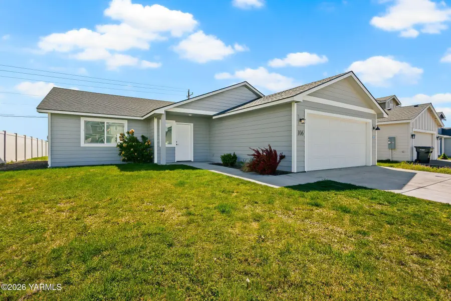 106 Walnut St, Tieton, WA 98947 - #3